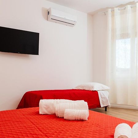 La Casa Di Ambra Hotel Porto Torres Bagian luar foto