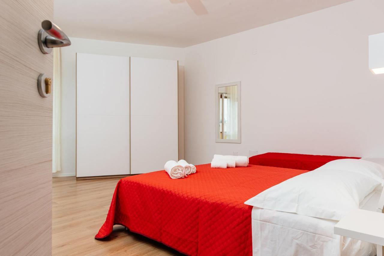 La Casa Di Ambra Hotel Porto Torres Bagian luar foto