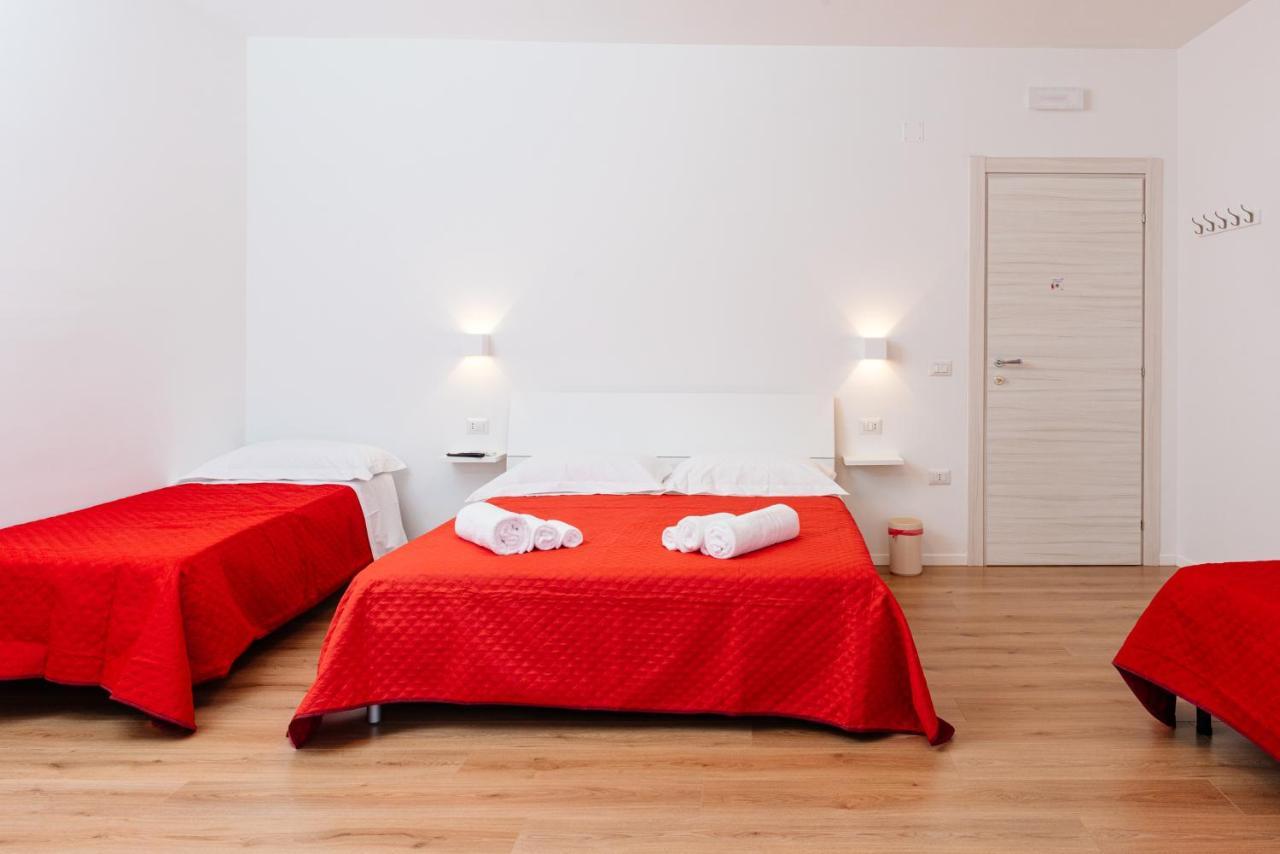 La Casa Di Ambra Hotel Porto Torres Bagian luar foto