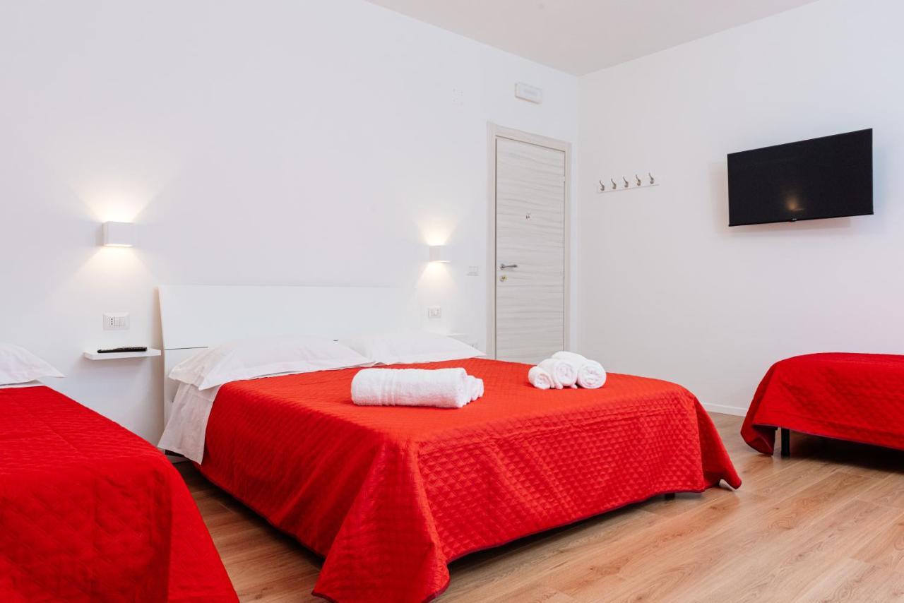 La Casa Di Ambra Hotel Porto Torres Bagian luar foto