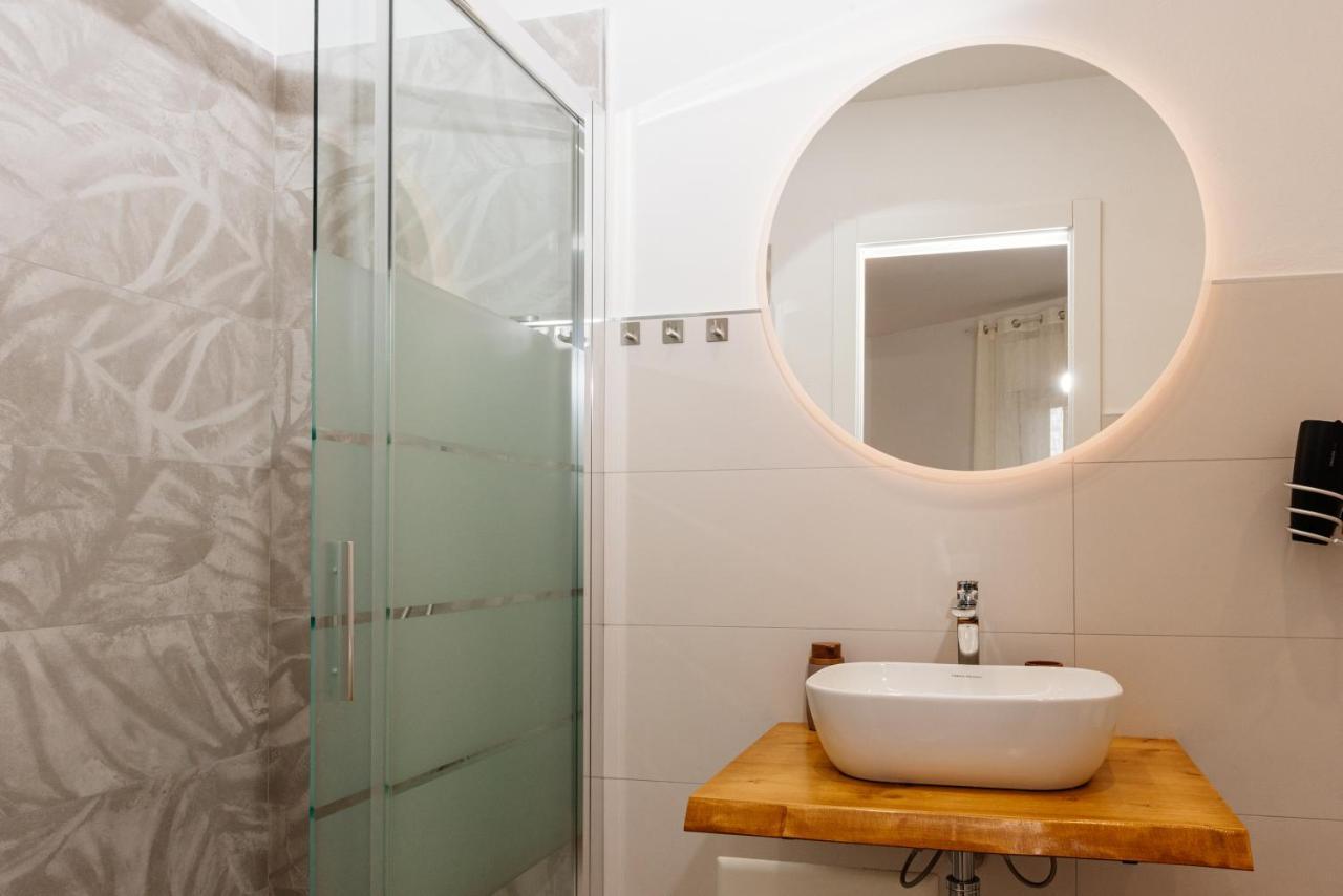 La Casa Di Ambra Hotel Porto Torres Bagian luar foto