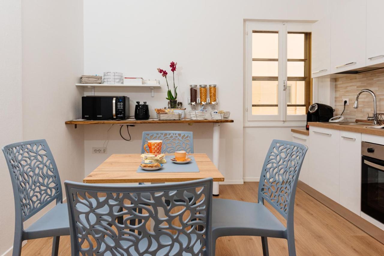 La Casa Di Ambra Hotel Porto Torres Bagian luar foto
