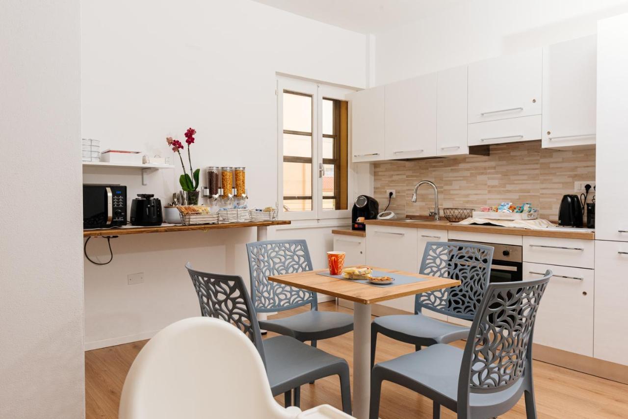 La Casa Di Ambra Hotel Porto Torres Bagian luar foto