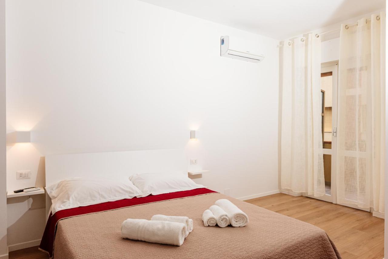 La Casa Di Ambra Hotel Porto Torres Bagian luar foto