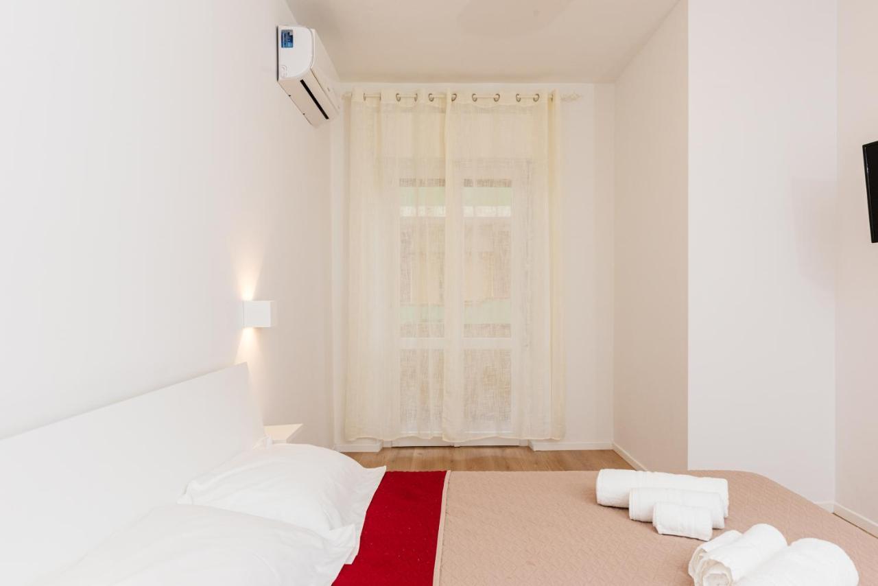 La Casa Di Ambra Hotel Porto Torres Bagian luar foto